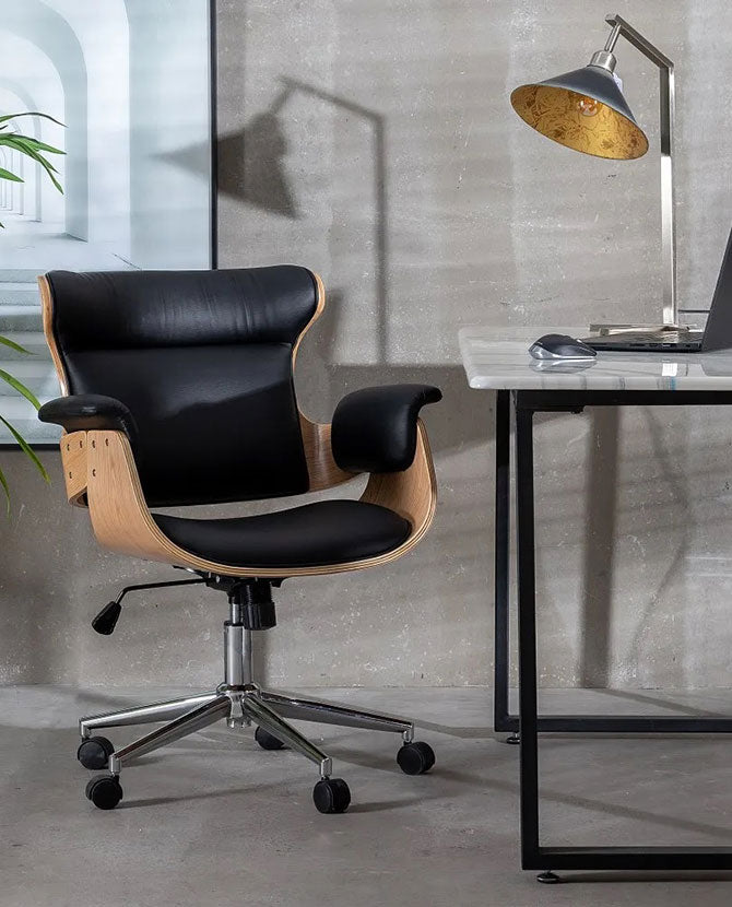 Prémium kategóriás, modern illetve loft stílusú, állítható magasságú, dió furnéros, fekete műbőr kárpitú, kerekes irodai vezetői forgószék